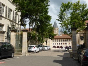 Cluny: through the market square