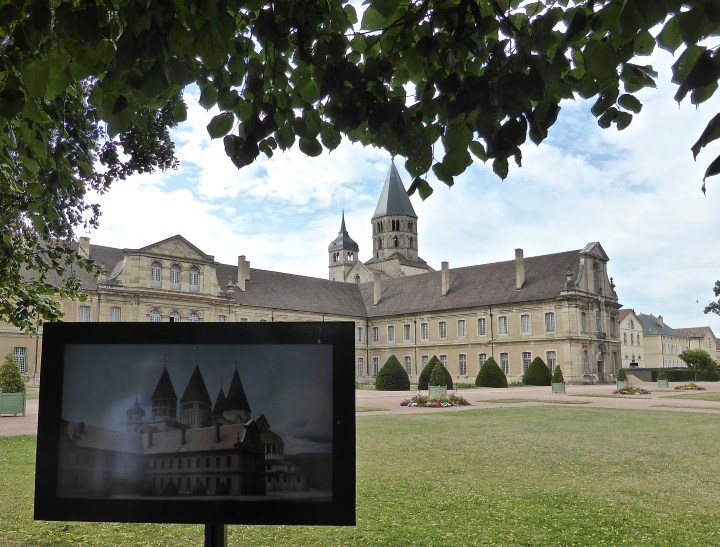 Then and now: augmented reality points recreate the old monastery