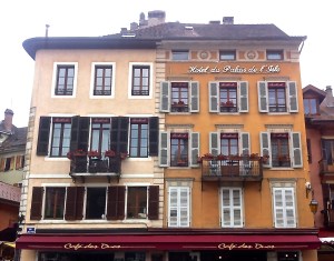 Annecy, houses over river Thiou