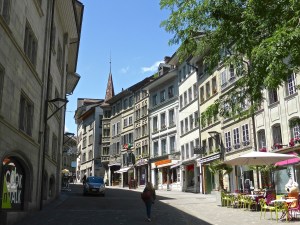 Fribourg: climbing up to the main square