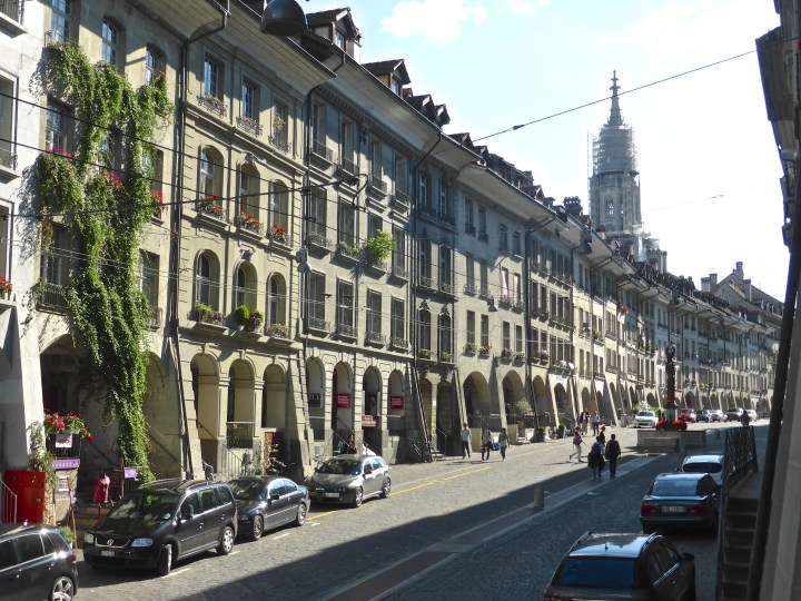 Arcade games: afternoon sunlight in central Bern