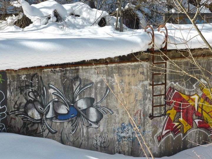 Bonneval-les-bains: the pool with no swimmers