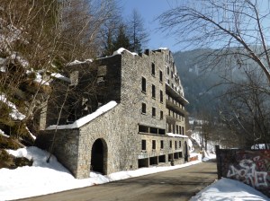 Bonneval-les-bains: the abandoned hotel