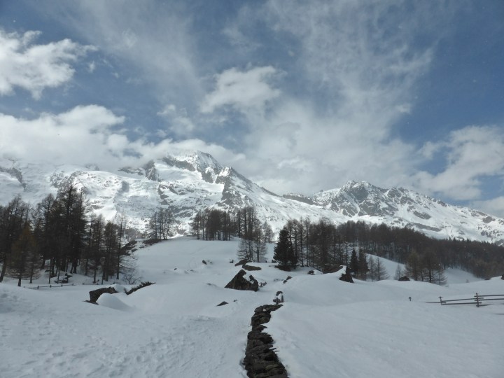 Le Monal: view over the Mont Pourri