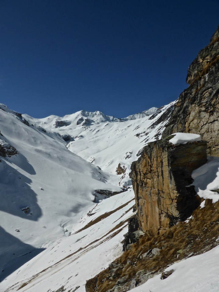 Coming out of couloir du Mont Blanc