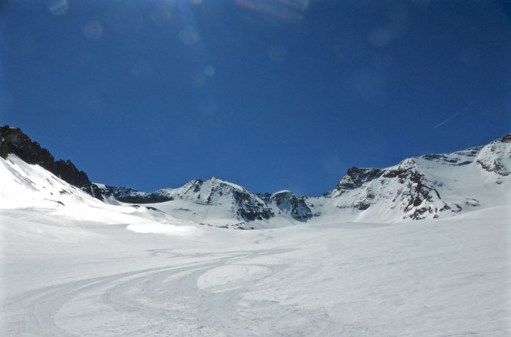 Down the glacier towards Revers du Prariond