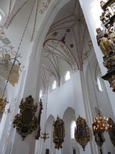 Aarhus cathedral: altars and frescoes