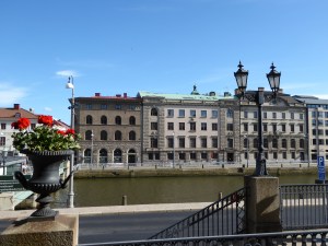 Göteborg: neo-classical buildings by the canal